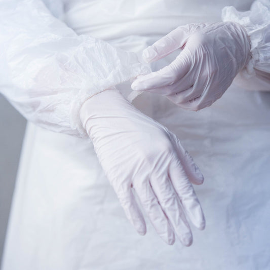 CPE - Armstulpen 20 μ Weiß: Zuverlässiger Schutz für hygienische Anwendungen 2000 Stück - Shop DE 24/7NITRAS40 cm Lang2000 StückCPE - Armstulpen 20 μ Weiß: Zuverlässiger Schutz für hygienische Anwendungen 2000 Stück - Shop DE 24/7