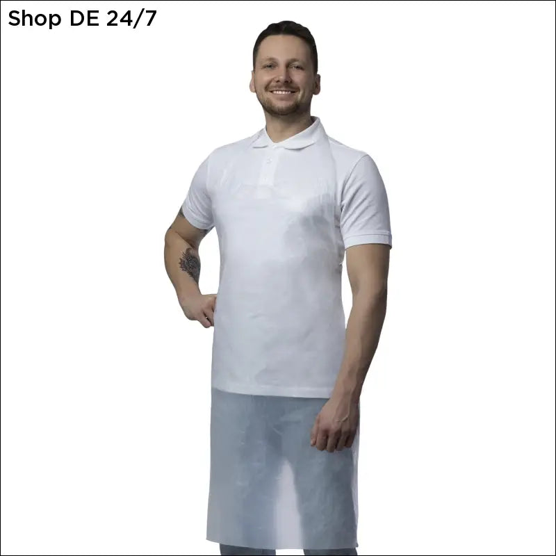 Weißer kurzärmeliger polo mit klassischem kragen und hochwertigen materialien als zuverlässiger schutz im nitras pe-schürzen set