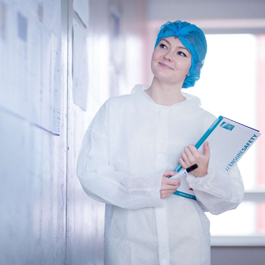 PP - Besuchermantel: Zuverlässiger Schutz für hygienische Anforderungen 50 Stück - Shop DE 24/7NITRASLWeiß50 StückPP - Besuchermantel: Zuverlässiger Schutz für hygienische Anforderungen 50 Stück - Shop DE 24/7NITRASLWeiß50 StückPP - Besuchermantel: Zuverlässiger Schutz für hygienische Anforderungen 50 Stück