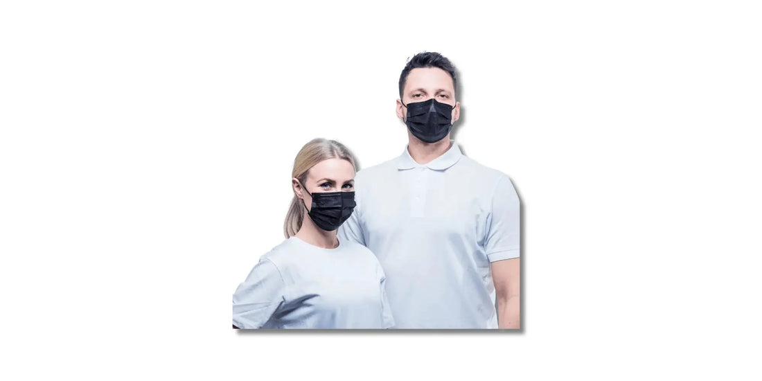 Zwei personen tragen schwarze stoff gesichtsmasken im kontext von einmalhandschuhe latexhandschuhe und nitril einmalhandschuhe