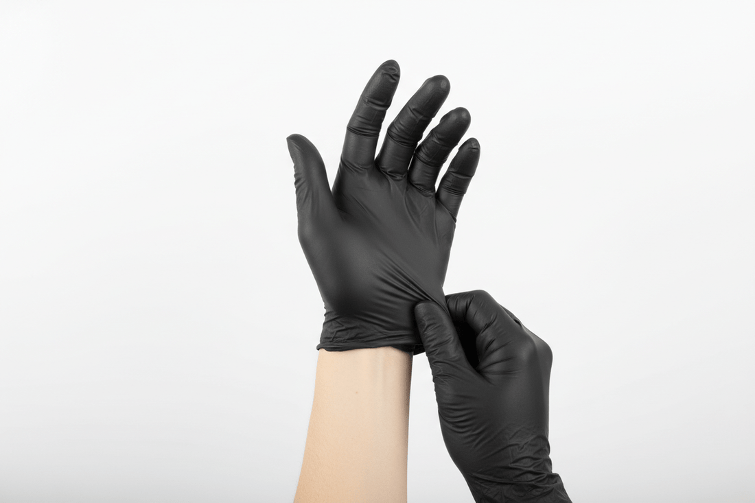 Handschuhpflege und richtige Entsorgung: Ein Leitfaden für Profis - Shop DE 24/7