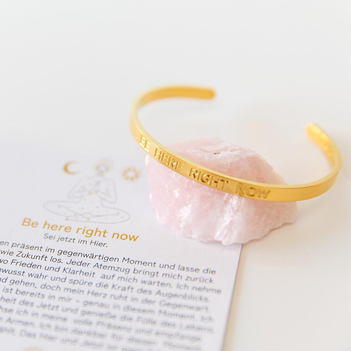 Armreif mit Gravur | vergoldet | Be here right now