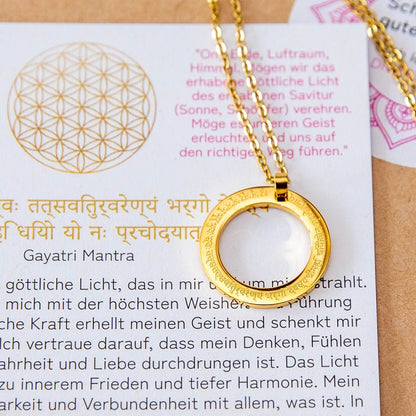Spirituelle Kette | vergoldet | Gayatri Mantra Gravur