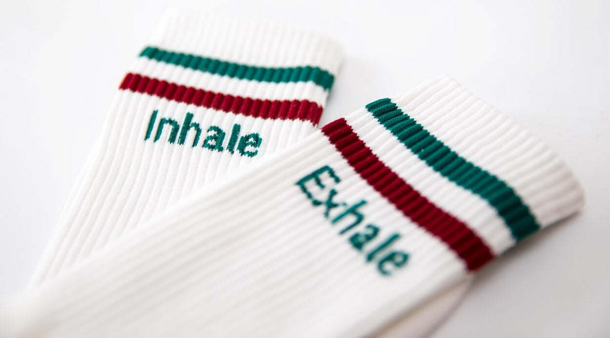 Socken mit Yoga-Motiv: Inhale Exhale | Namasté | 3 Farben