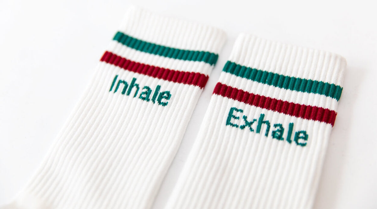 Socken mit Yoga-Motiv in 2 Varianten: Namasté Pink | Inhale Exhale