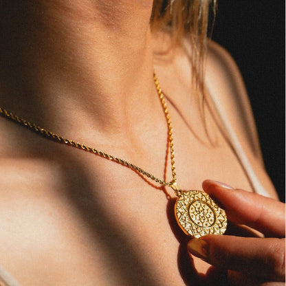 Kette mit Anhänger Mandala | vergoldet | I am loved