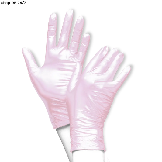 Ein paar pinke glänzende disposable handschuhe aus hochwertigem nitril mit mikrogeraute fingerspitzen von unigloves fancy® rose
