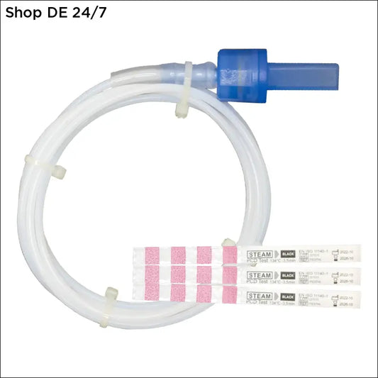 Helix-test für dampfsterilisation mit weißem flexiblem schlauch, blauem anschluss und rosa-weiß gestreiften teststreifen für zuverlässige kontrolle