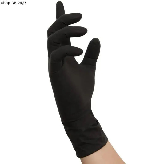 Schwarzer latex einmalhandschuh nitras black scorpion auf hand getragen bietet ultimativen schutz mit stil