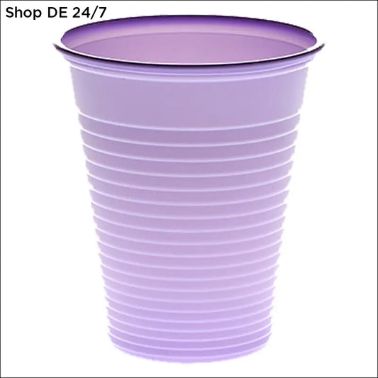Mundspülbecher lila aus hochwertigem polypropylen mit rippenstruktur und dunklerem rand für stilvolle hygiene