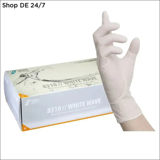 Weißer nitril-einmalhandschuh nitras white wave mit mikrogerauter fingerspitze und hoher tragekomfort vor verpackung