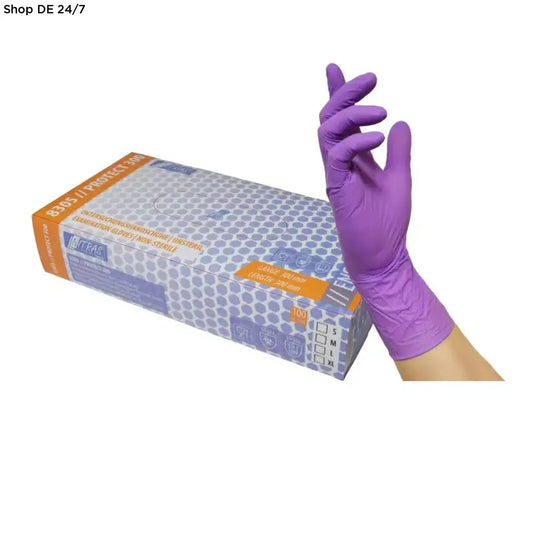 Eine einzelne violette nitras protect nitril einweg handschuh mit erweitertem schutz auf einer leicht gekrümmten hand